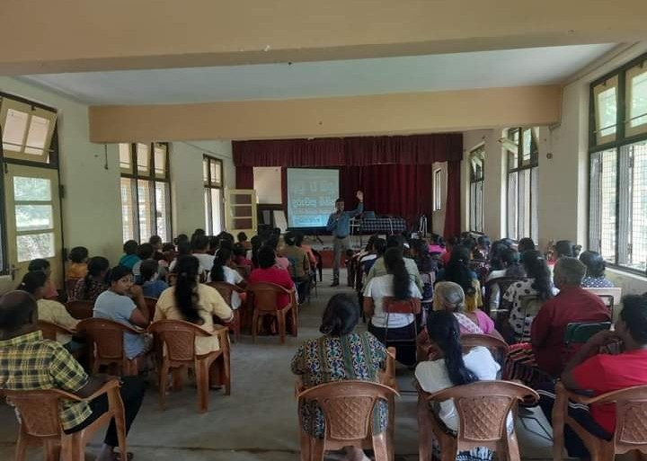 දෙමාපියකරණය පිළිබද වැඩසටහනක් 
